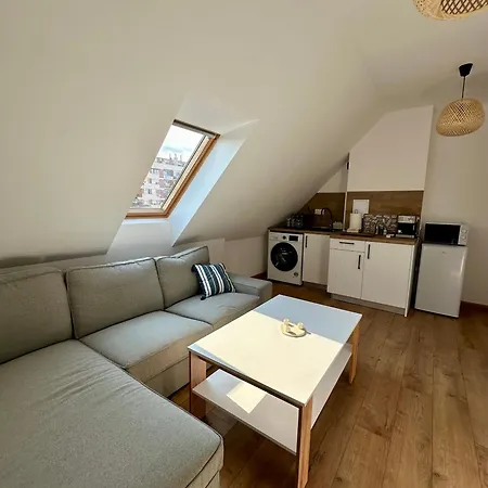 гнездото L The Nest